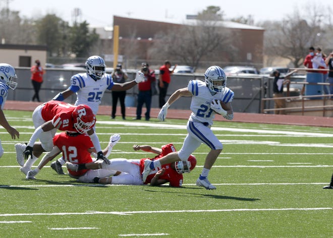 Carlsbad's Jesse Rodriguez breaks free for a 41-yard run against the Roswell Coyotes on March 13, 2021. Rodriguez led Carlsbad in rushing with 293 yards in just two games.