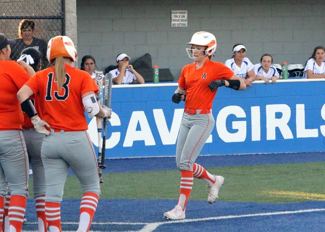 Artesia Lady Bulldogs outlast Carlsbad Cavegirls in extra innings