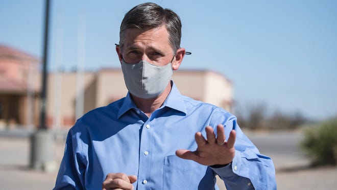 Heinrich seeks federal funds for states to transition from oil and gas