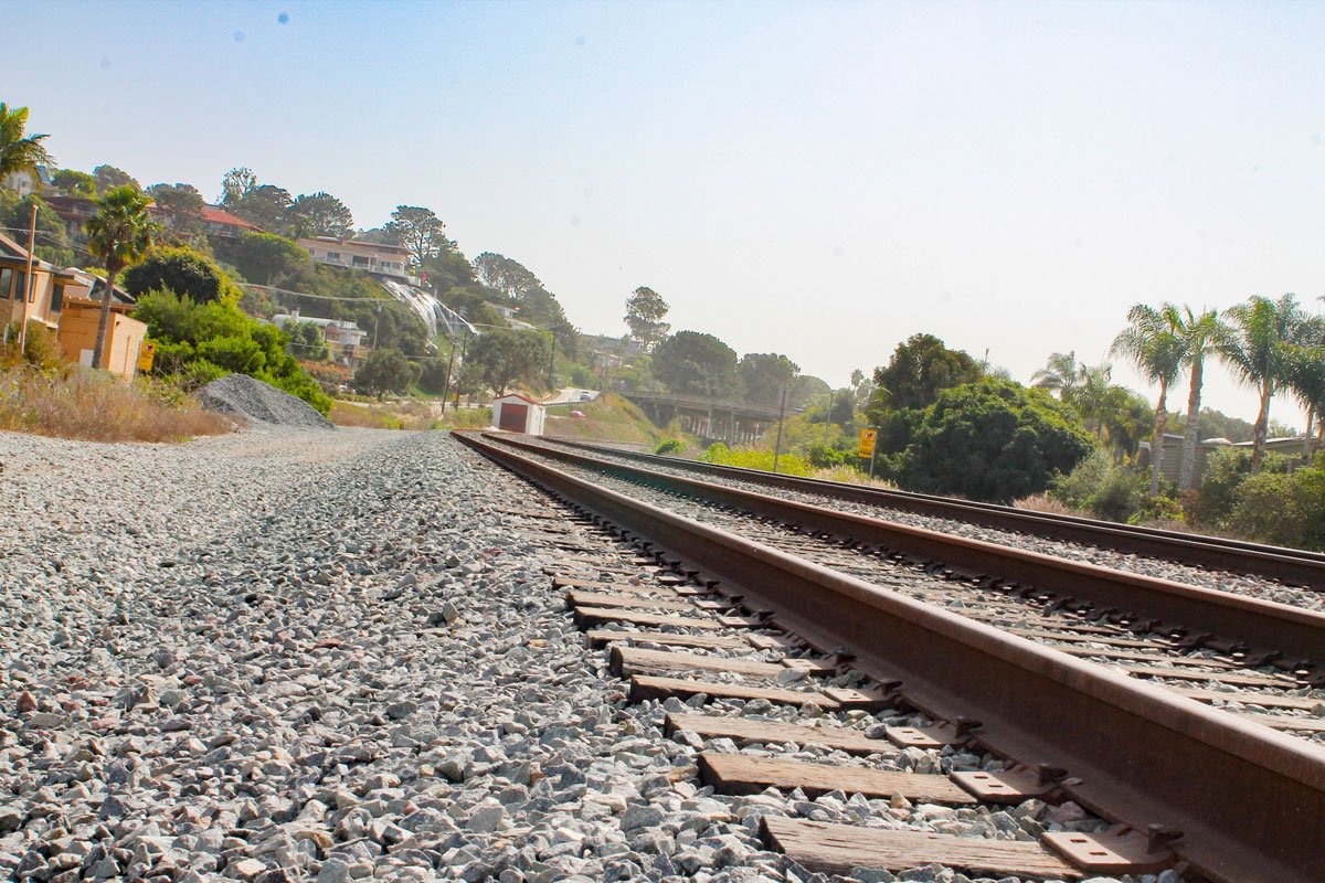NCTD releases updated rail-safety plans for Del Mar bluffs