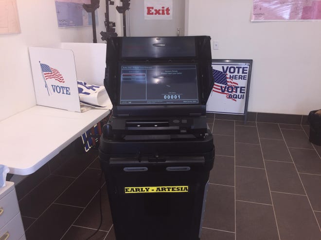 A machine greets absentee voters on Oct. 5, 2021 at the Eddy County Sub-Office in Artesia.