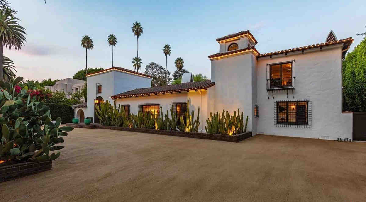 Encinitas iconic house Crescent House from the movie ‘Westworld’ is available